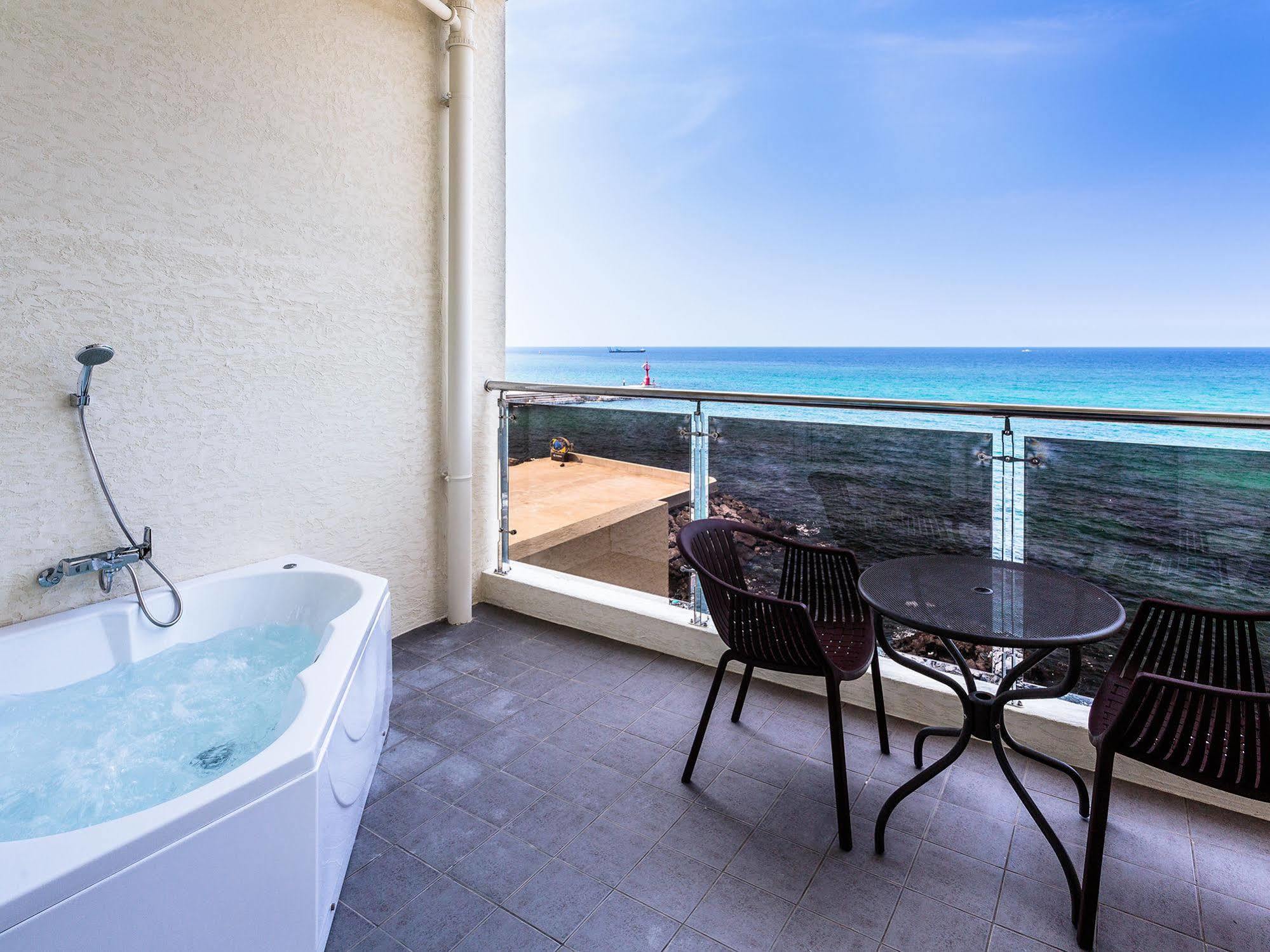 Sea Stay Hotel Jeju Extérieur photo